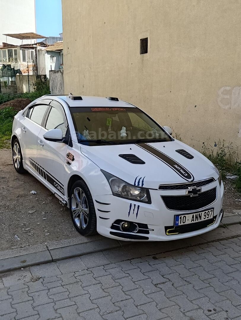 Sahibinden Chevrolet Cruze 1.6 Design Edition 2012 Model Balıkesir 206.500 km Beyaz 3