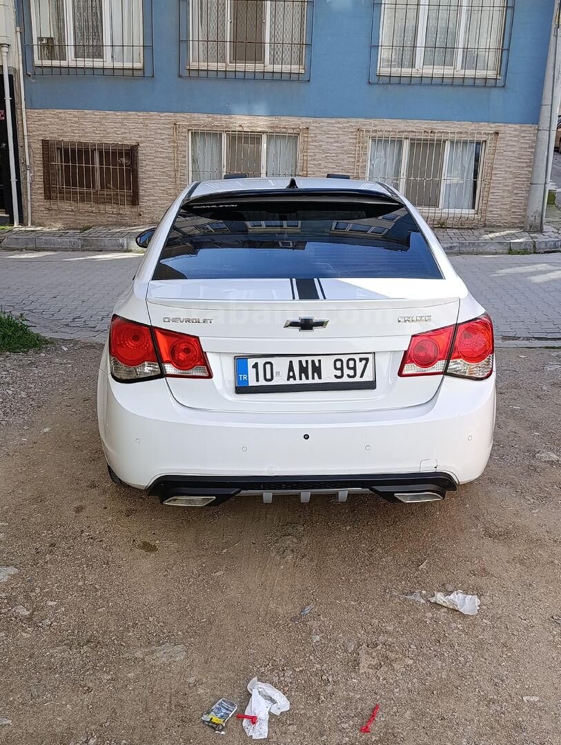 Sahibinden Chevrolet Cruze 1.6 Design Edition 2012 Model Balıkesir 206.500 km Beyaz 4