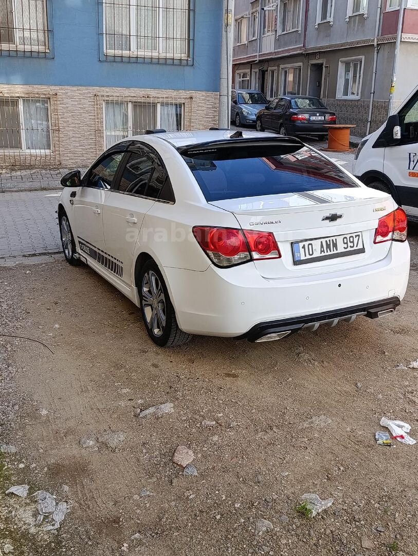 Sahibinden Chevrolet Cruze 1.6 Design Edition 2012 Model Balıkesir 206.500 km Beyaz 5