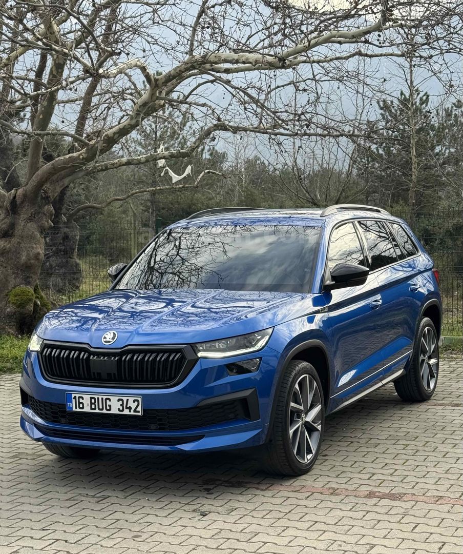 SSK様 ブルー ネイビー Sahibinden Skoda Kodiaq 1.5 TSI GreenTec Sportline 2022 Model