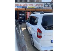 Sahibinden Ford Tourneo Courier 1.5 TDCi Titanium 2022 Model 6 ileri dir 