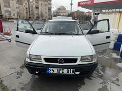 Sahibinden Opel Astra 1.4 GL 1998 Model  251.000 km Beyaz