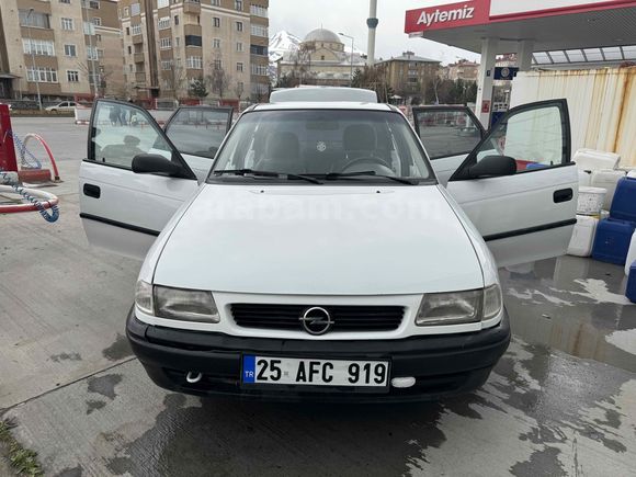 Sahibinden Opel Astra 1.4 GL 1998 Model  251.000 km Beyaz