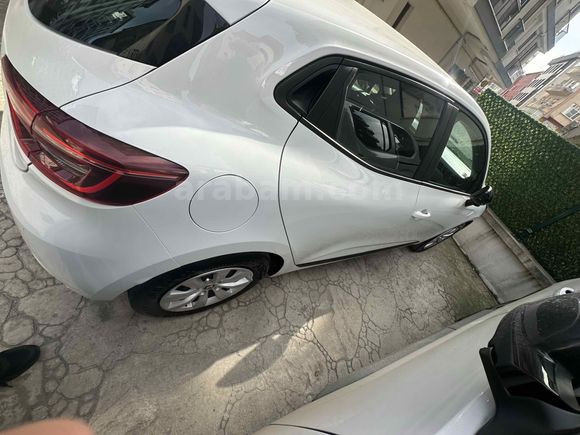 Sahibinden Renault Clio 1.0 TCe Joy 2022 Model 