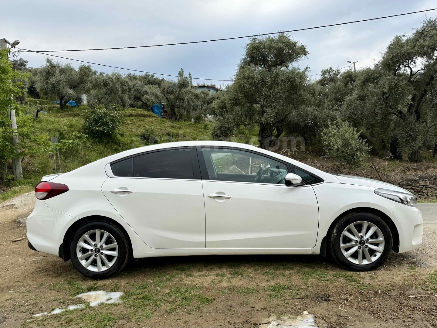 Sahibinden Kia Cerato 1.6 CRDi Concept Plus 2016 Model İstanbul 166.000 km Beyaz 6