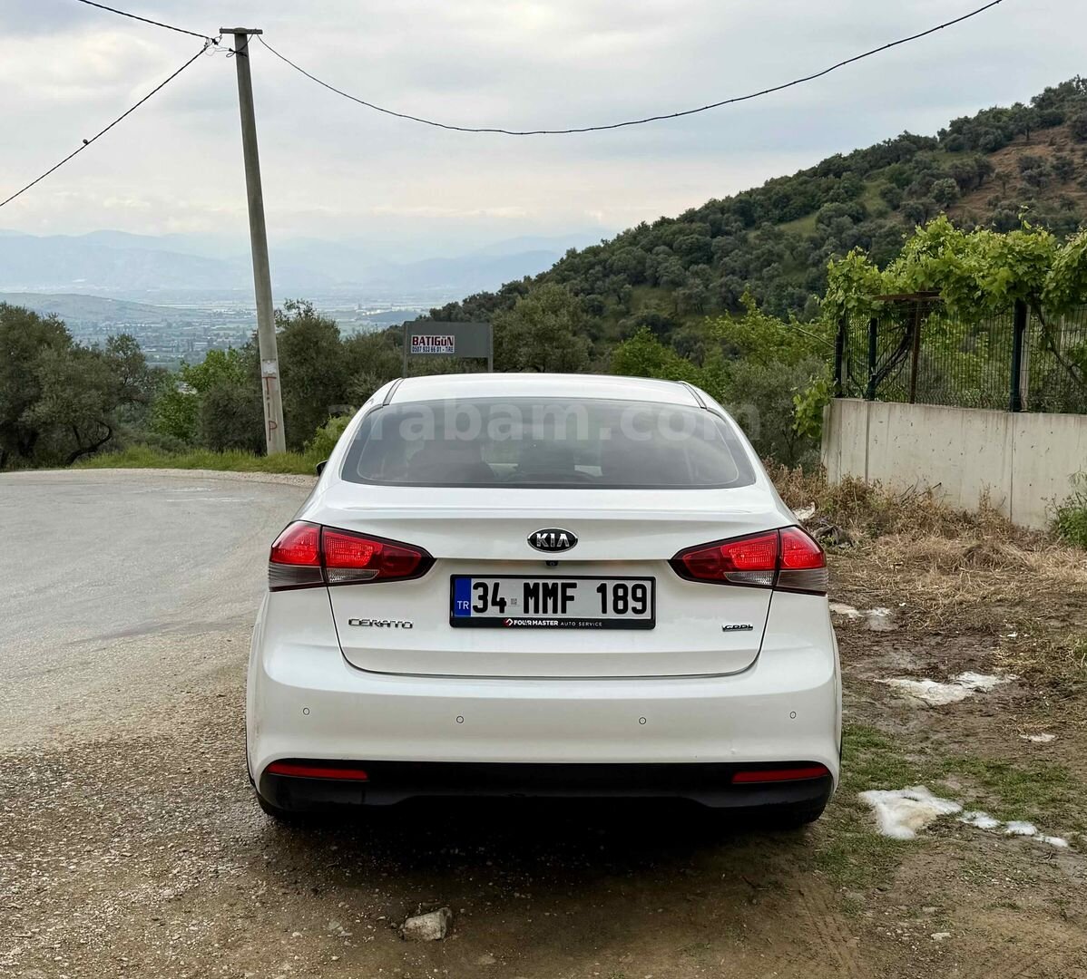 Sahibinden Kia Cerato 1.6 CRDi Concept Plus 2016 Model İstanbul 166.000 km Beyaz 4