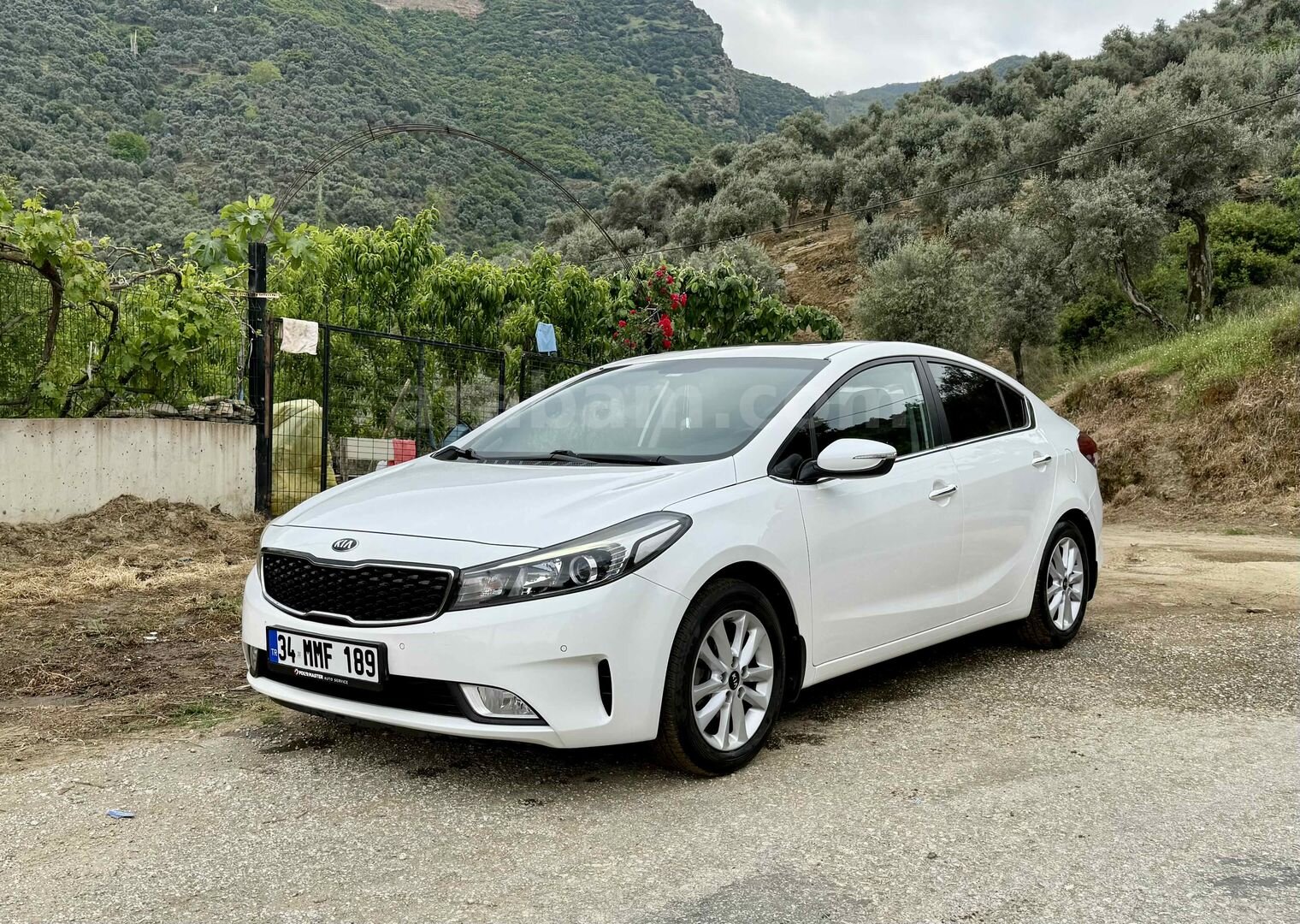 Sahibinden Kia Cerato 1.6 CRDi Concept Plus 2016 Model İstanbul 166.000 km Beyaz 1