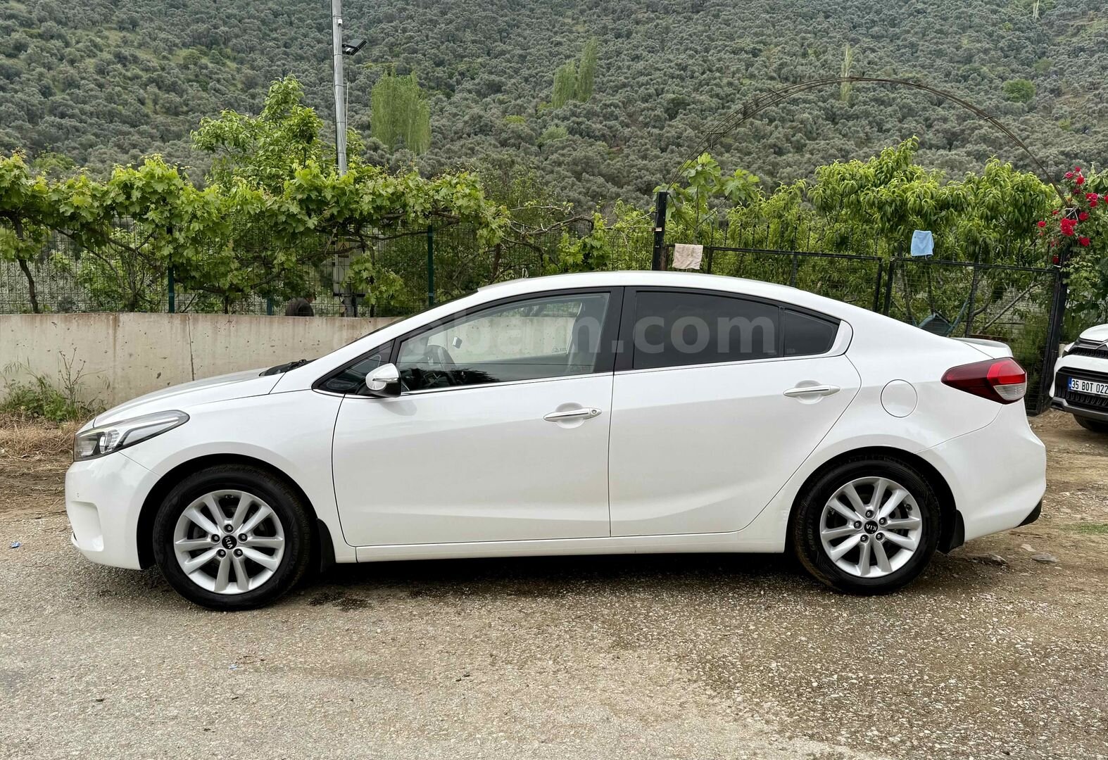 Sahibinden Kia Cerato 1.6 CRDi Concept Plus 2016 Model İstanbul 166.000 km Beyaz 2