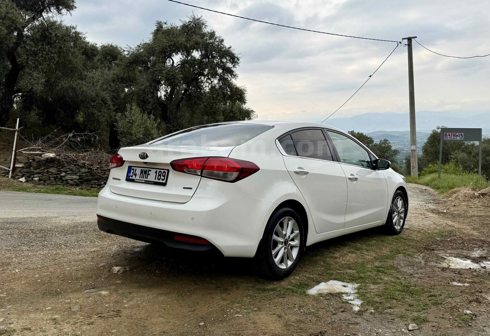 Sahibinden Kia Cerato 1.6 CRDi Concept Plus 2016 Model İstanbul 166.000 km Beyaz 5