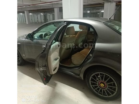 Sahibinden Alfa Romeo 159 1.9 JTD Distinctive 2008 Model