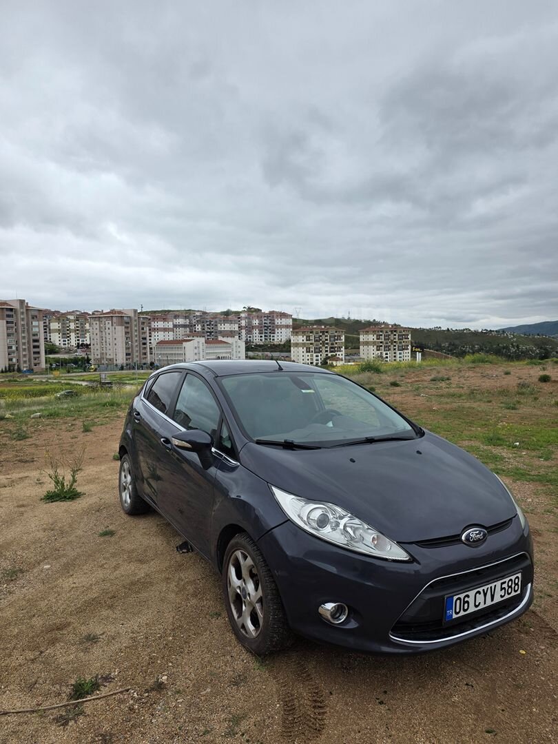 Sahibinden Ford Fiesta 1.4 Titanium 2011 Model 93.650 KM 2