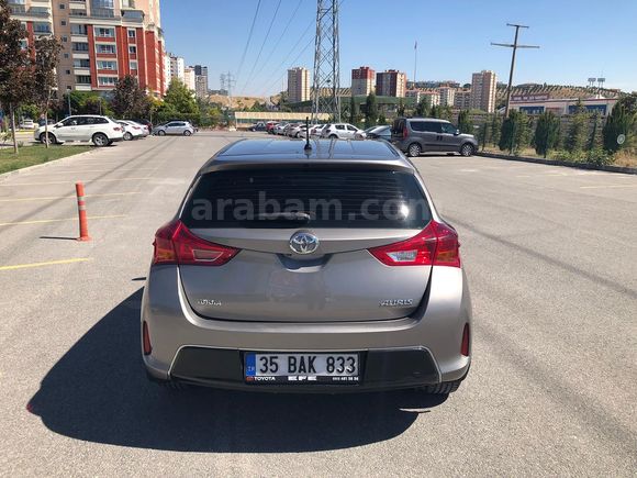 Sahibinden Aile aracı Toyota Auris 1.4 D-4D Active 2013 Model 