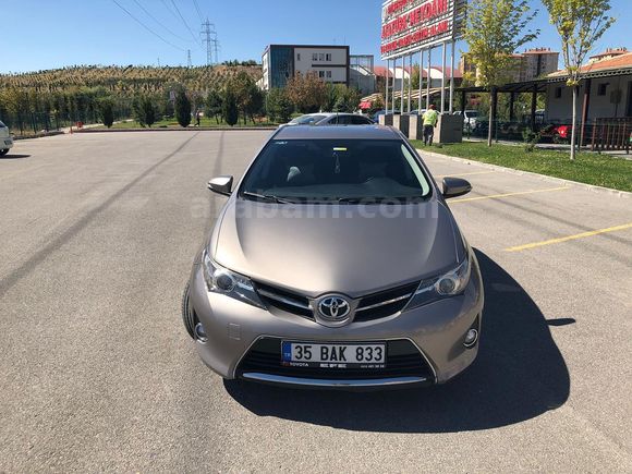 Sahibinden Aile aracı Toyota Auris 1.4 D-4D Active 2013 Model 