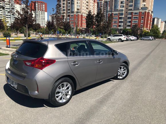 Sahibinden Aile aracı Toyota Auris 1.4 D-4D Active 2013 Model 