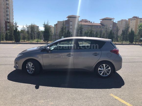 Sahibinden Aile aracı Toyota Auris 1.4 D-4D Active 2013 Model 