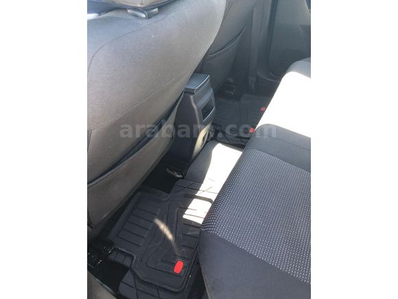 Sahibinden Aile aracı Toyota Auris 1.4 D-4D Active 2013 Model 
