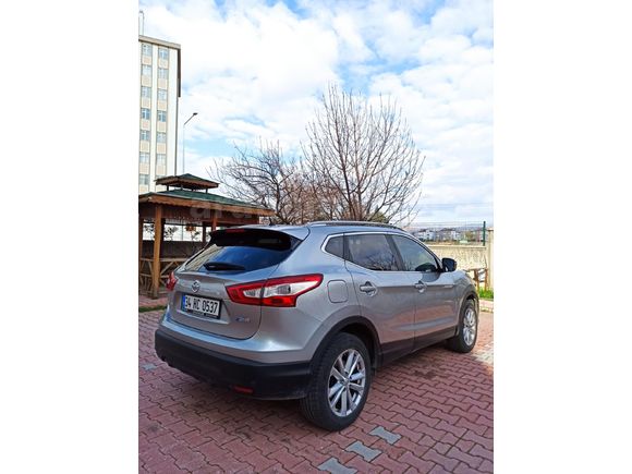 Sahibinden Nissan Qashqai 1.6 dCi Tekna Sky Pack 2014 Model  102.000 km Gri (Gümüş)