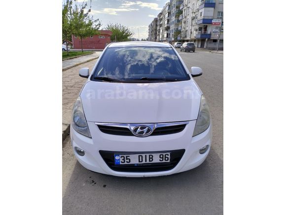 Düşük km'li  Değişensiz Çelik jant Dolu Paket i20
