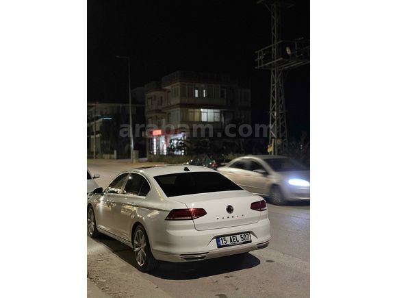 Sahibinden CAM TAVAN Volkswagen Passat 1.6 TDi BlueMotion Impression 2017 Model  175.000 km Beyaz