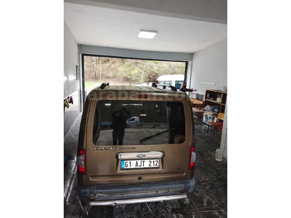 Sahibinden Ford Tourneo Connect 110PS 2011 Model