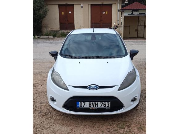 Yeni muayeneli Ford Fiesta 1.25 My 2012 Model