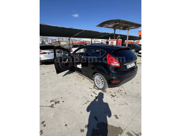 Sahibinden Ford Fiesta 1.4 Titanium 2010 Model 