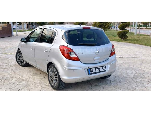 İLK Sahibinden Opel Corsa  FULL PAKET
Boyasız-değişensiz-tramersiz 
