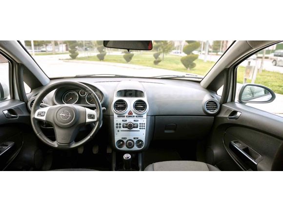 İLK Sahibinden Opel Corsa  FULL PAKET
Boyasız-değişensiz-tramersiz 
