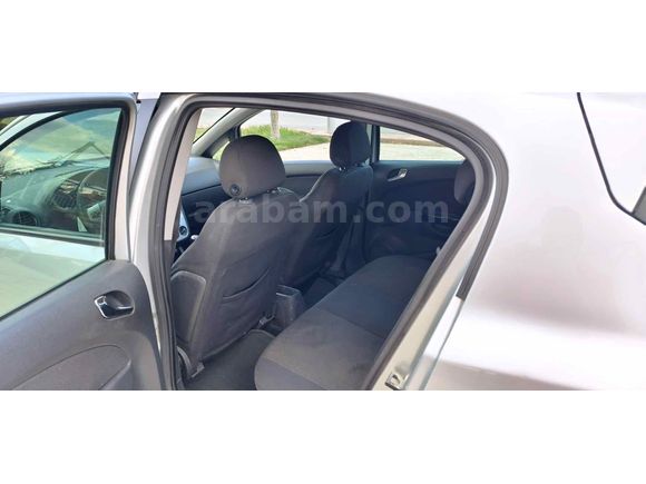 İLK Sahibinden Opel Corsa  FULL PAKET
Boyasız-değişensiz-tramersiz 
