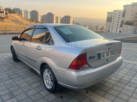 Sahibinden Ford Focus 2.0 Ghia 2001 Model 