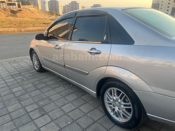 Sahibinden Ford Focus 2.0 Ghia 2001 Model 