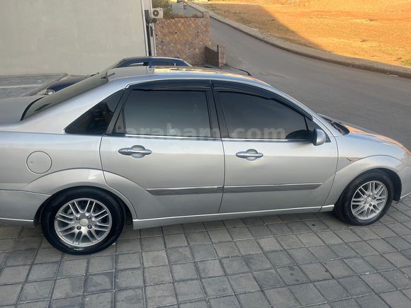 Sahibinden Ford Focus 2.0 Ghia 2001 Model 
