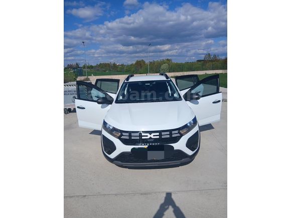 Sahibinden 2023 çıkışlı yeni logo  Dacia Sandero Stepway 1.0 Tce Essential 2022 Model