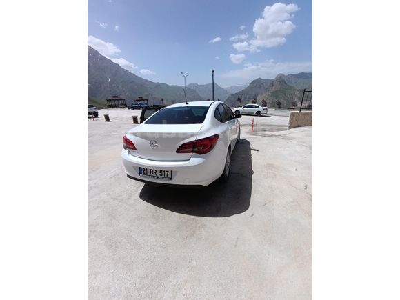 Memurdan temiz araç LPG+ benzin 2016 Model