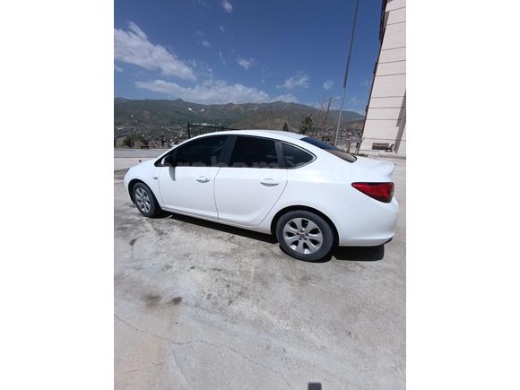 Memurdan temiz araç LPG+ benzin 2016 Model