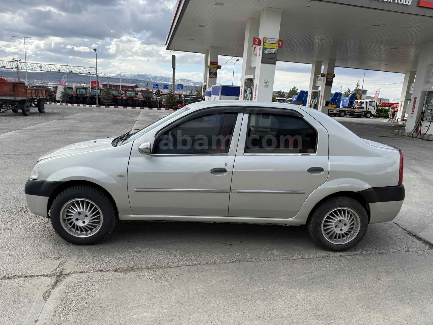 Galeriden Dacia Logan 1.4 Ambiance 2005 Model Kars 6