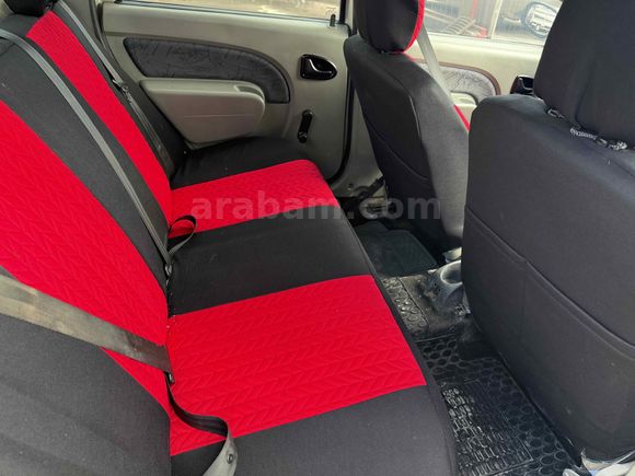 Galeriden Dacia Logan 1.4 Ambiance 2005 Model Kars