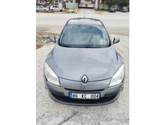 MEMURDAN TEMİZ BENZİN LPGLİ MEGANE 3 ORJINAL KM