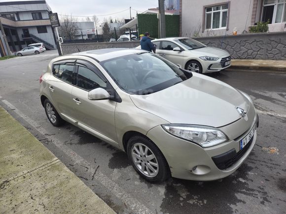Sahibinden Renault Megane 1.6 Privilege 2011 Model