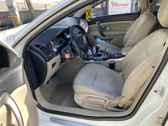 Sahibinden Renault Latitude 1.5 dCi Privilege 2011 Model İstanbul