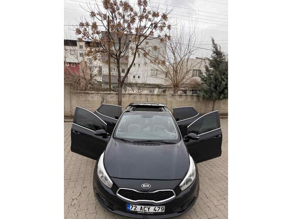 Sahibinden Kia Ceed 1.6 CRDi Concept Plus 2013 Model  277.000 km Siyah