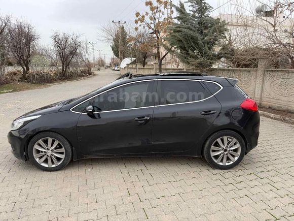 Sahibinden Kia Ceed 1.6 CRDi Concept Plus 2013 Model  277.000 km Siyah