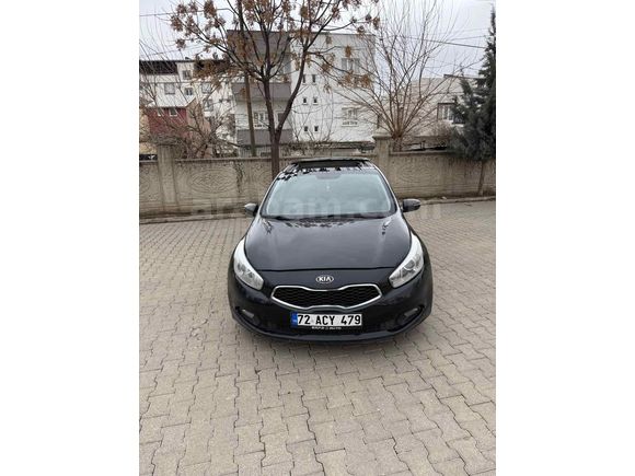 Sahibinden Kia Ceed 1.6 CRDi Concept Plus 2013 Model  277.000 km Siyah