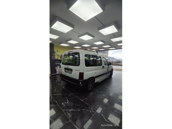 Sahibinden Acill satılık Peugeot Partner 1.9 D 2004 Model çift sürgü  arka tek kapı