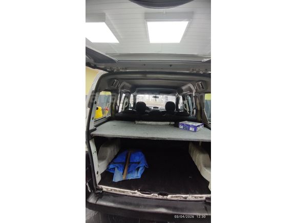 Sahibinden Acill satılık Peugeot Partner 1.9 D 2004 Model çift sürgü  arka tek kapı