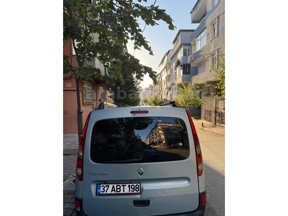 Sahibinden Renault Kangoo Multix 1.5 dCi Expression Chromeline 2010 Model  152.000 km Mavi