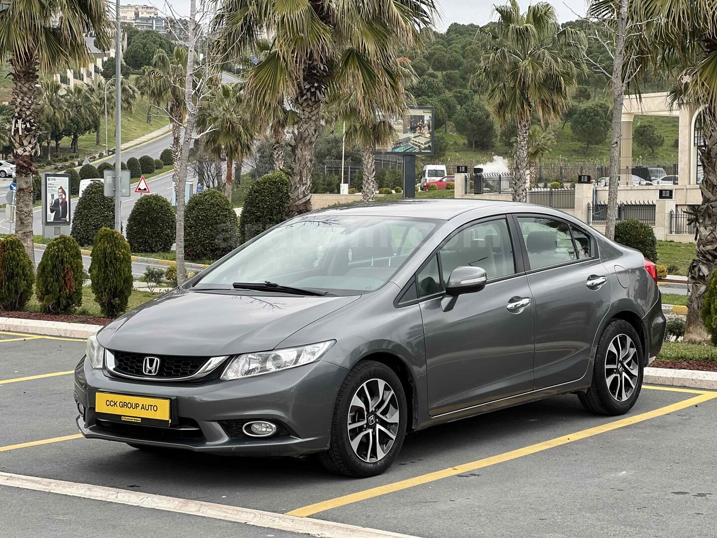 Galeriden Honda Civic 1.6i VTEC Eco Premium 2014 Model İstanbul 152.000 km Füme 4