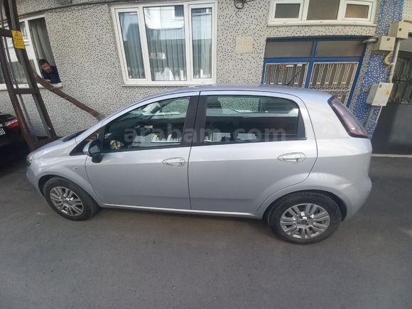 Sahibinden Fiat Punto 1.4 Easy S&S 2012 Model Bursa 97.000 km Gri