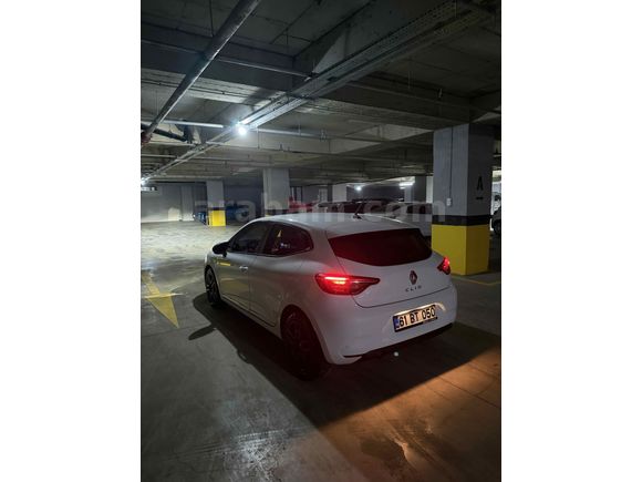 Renault Clio 1.3 TCe Touch 14900 km