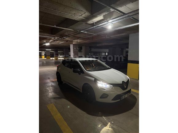 Renault Clio 1.3 TCe Touch 14900 km